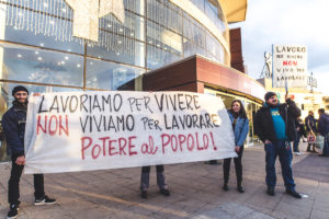 26D Marcianise Centro Commerciale Campania - Festivi al Lavoro no grazie Potere al Popolo