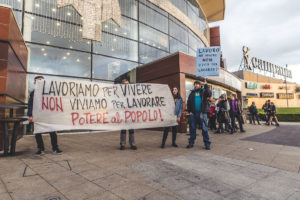 26D Marcianise Centro Commerciale Campania - Festivi al Lavoro no grazie Potere al Popolo_7