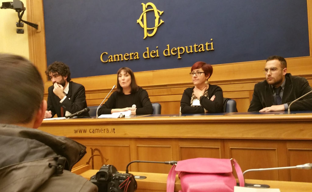 La-Cuoca-di-Lenin-si-materializza-a-Montecitorio-Potere-al-Popolo-si-presenta