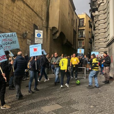 Cartellino rosso per Poletti - Potere al Popolo