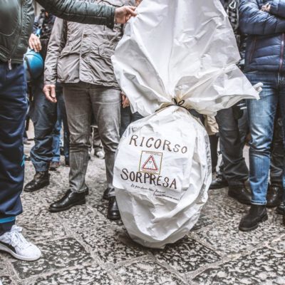 [Napoli] In pazza vestiti da fantasmi contro il lavoro nero!