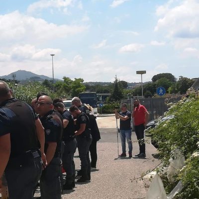 Le intimidazioni di polizia contro chi vuole manifestare