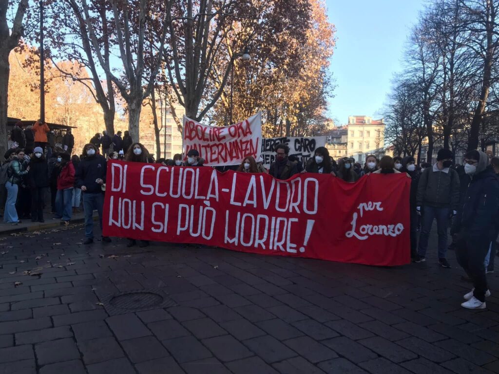 SULLA GESTIONE “DEMOCRATICA” DELLE PIAZZE DA PARTE DI LO RUSSO e LE MOBILITAZIONI DEGLI STUDENTI