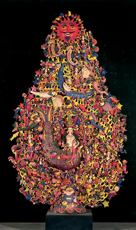 Alfonso Soteno Fernández (Metepec, State of Mexico, Mexico), Árbol de la vida (Tree of Life), 1975. Open-fired clay painted with varnished vinyl paint, 6 m. Courtesy of Casa de las Américas (Cuba).